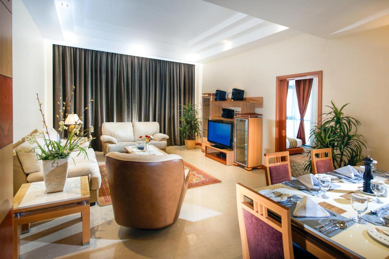 Elite Tower Apartment Sanabis Екстериор снимка